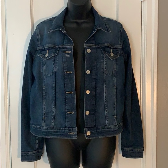 Levi's Jackets & Blazers - Levi’s signature Denim jacket